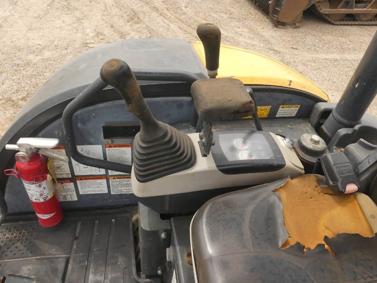 2013-komatsu-pc35mr-3-image-11