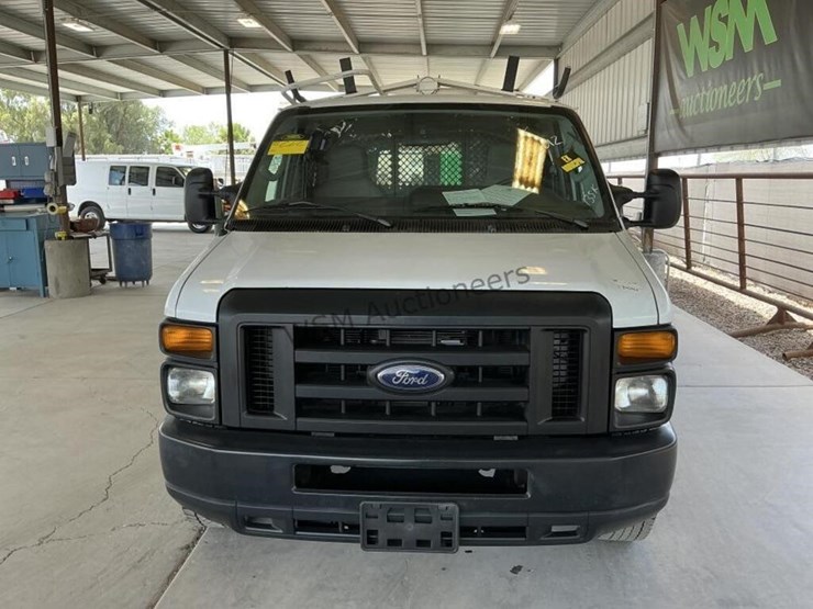 2012-ford-cargo-image-3