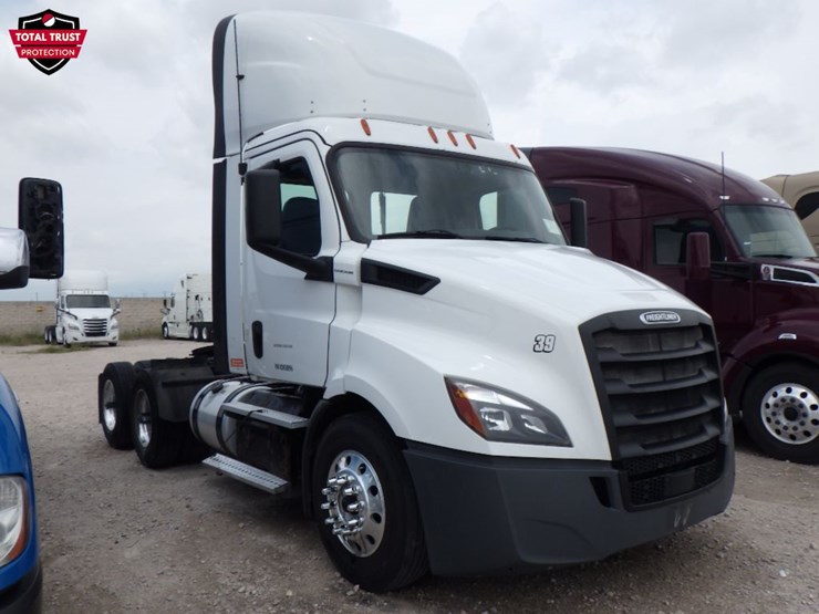 2019-freightliner-cascadia-116-image-3