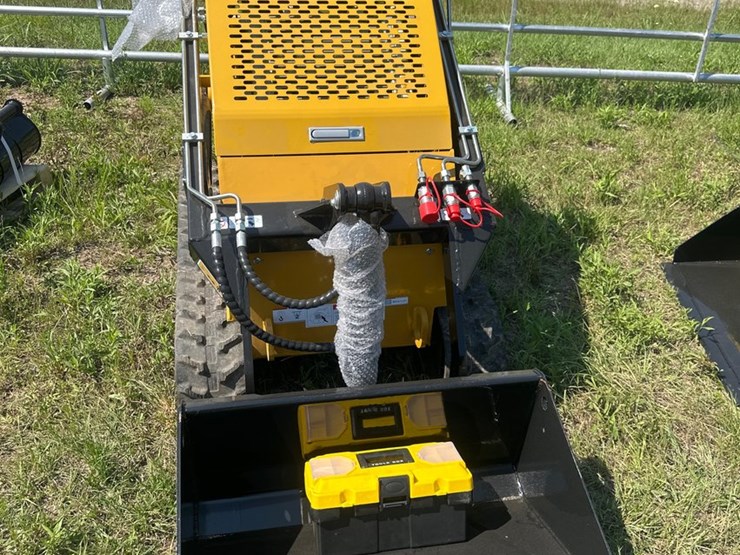 #20692-•-new-agt-mx-crt23-mini-skid-steer-image-2