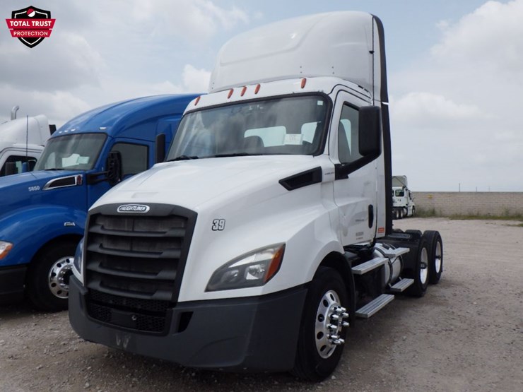 2019-freightliner-cascadia-116-image-1