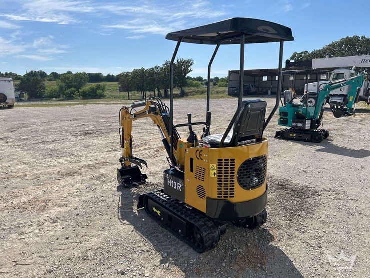 mini-excavator-image-2
