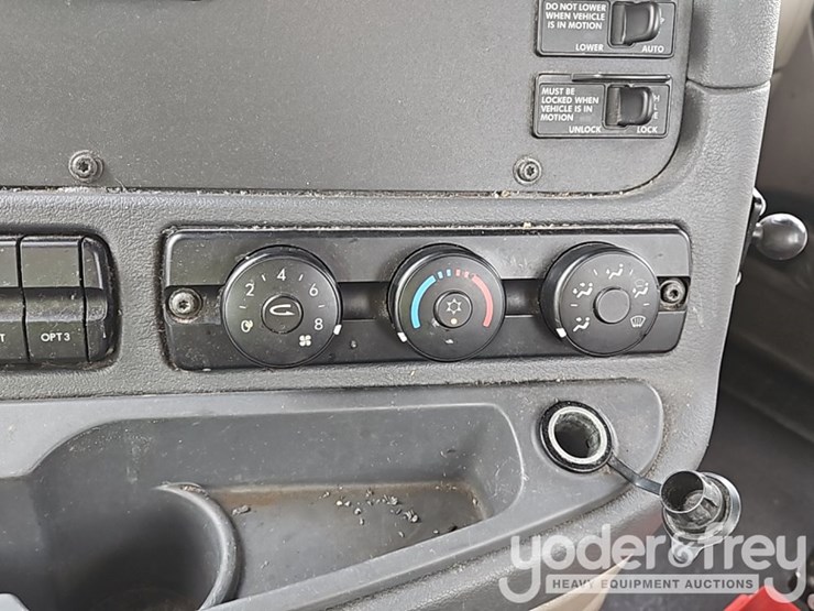 2019-freightliner-cascadia-125-image-39