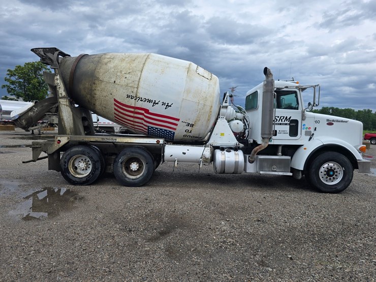 2009-peterbilt-365-image-25