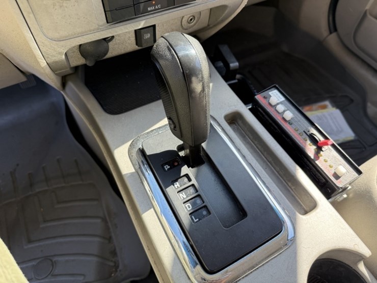 2012-ford-escape-image-29