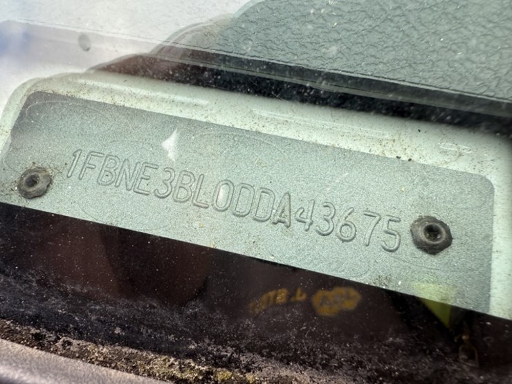 2013-ford-e350-image-9