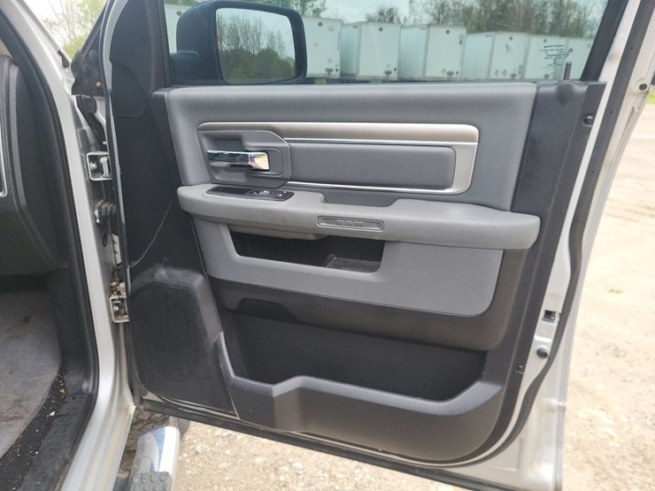 2014-dodge-1500-image-65