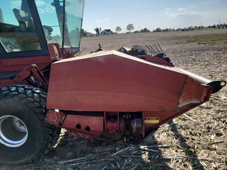 international-8840-swather-image-22
