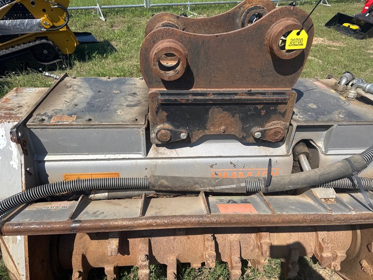 caterpillar-320-image-5