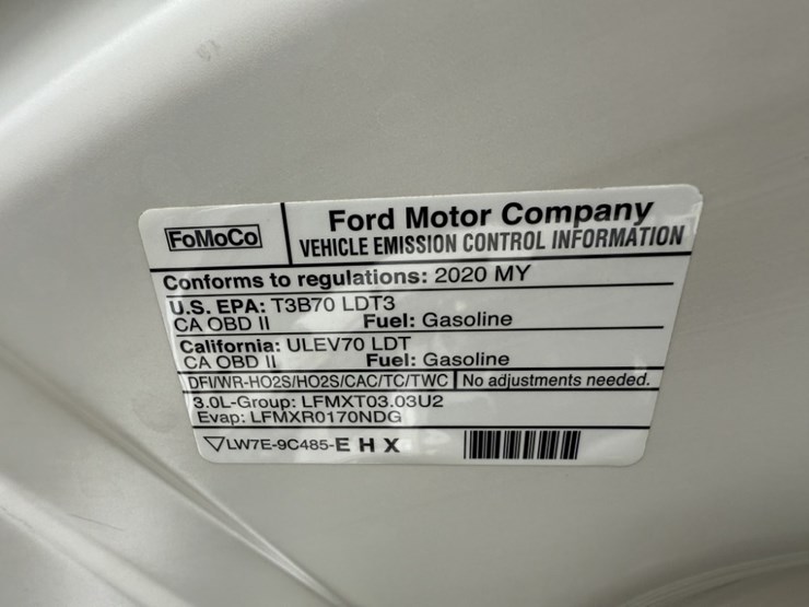 2020-ford-explorer-image-15