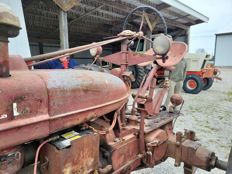 1946-farmall-h-tractor-image-14