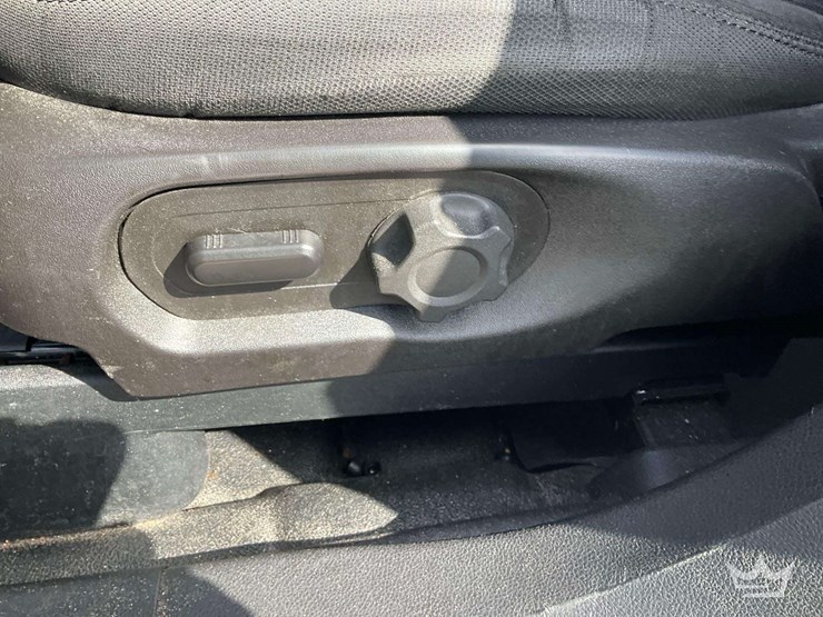 2017-ford-explorer-image-12