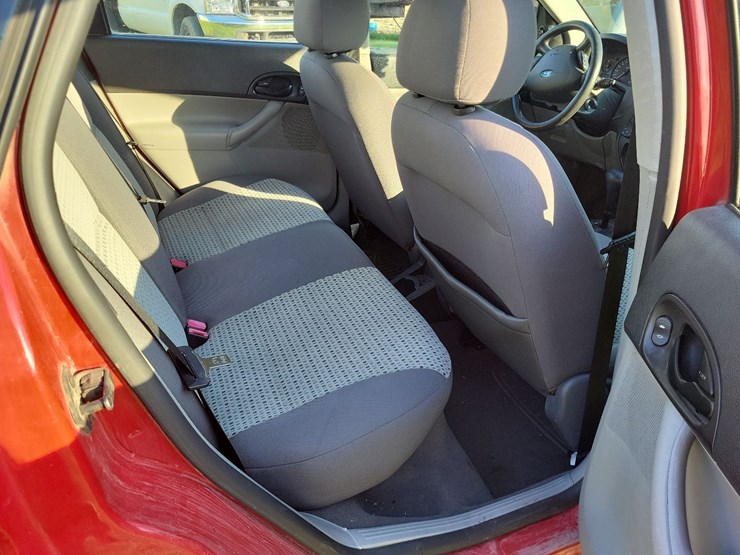 2007-ford-focus-sedan-image-40