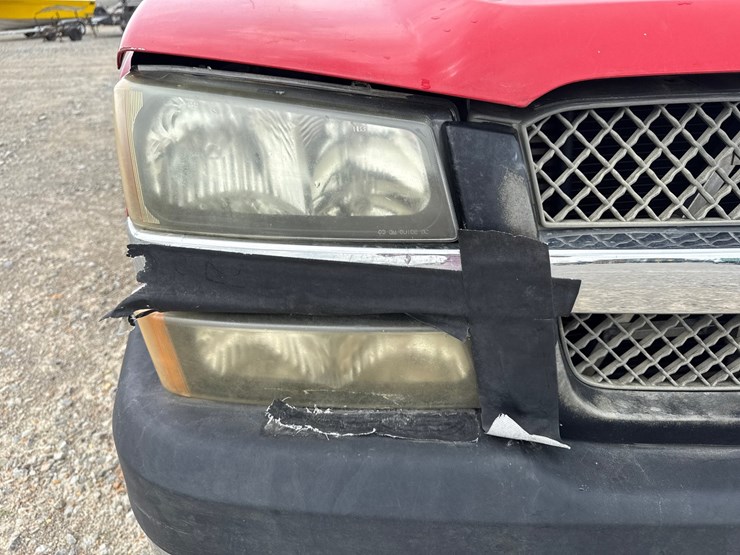 2004-chevrolet-silverado-3500-image-26