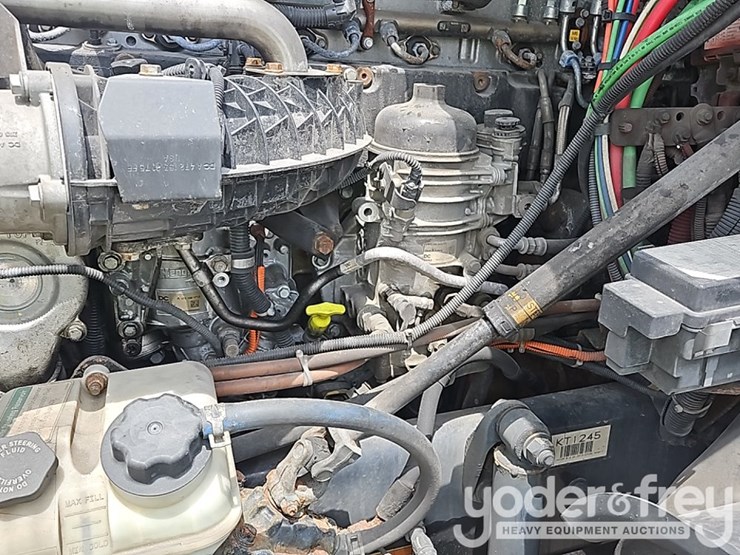 2019-freightliner-cascadia-125-image-36