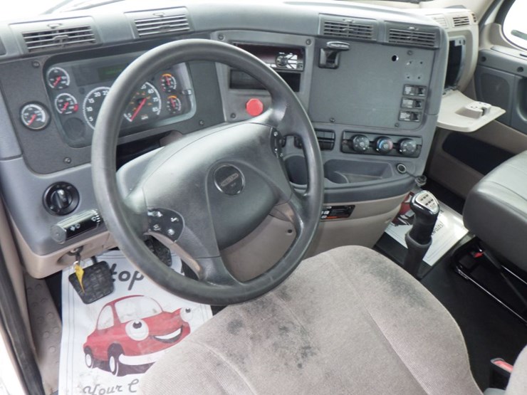 2018-freightliner-cascadia-125-image-13