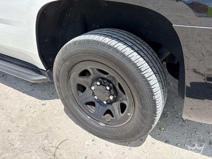 2019-chevrolet-tahoe-image-28