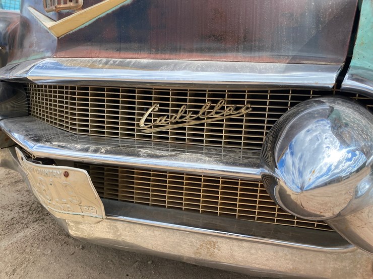 #109-•-1956-cadillac-de-ville-sedan-(title-in-delay)-(nitke-yard-mosinee,-wi)-image-12