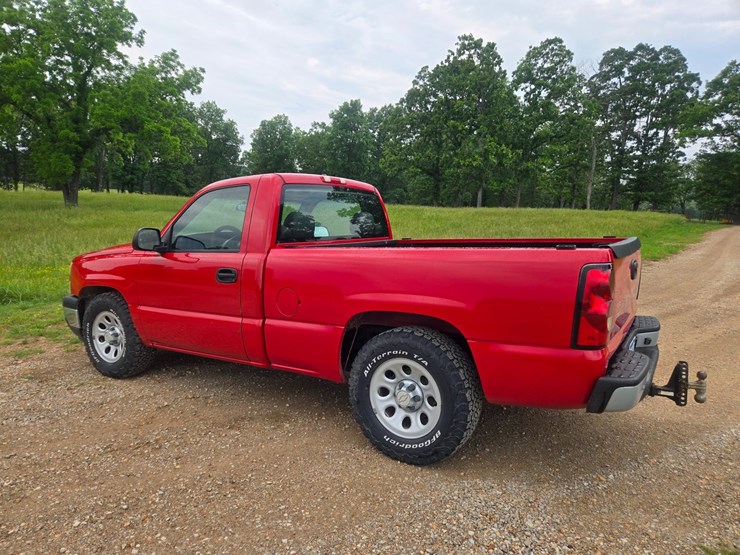 #24356-•-2006-chevrolet-silverado-pickup-truck-image-8
