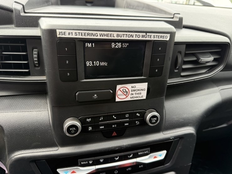 2020-ford-explorer-image-31