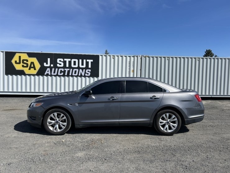 2012-ford-taurus-sel-sedan-image-2