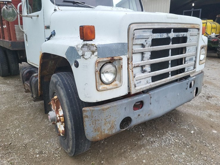1982-international-1754-single-axle-grain-truck-image-47