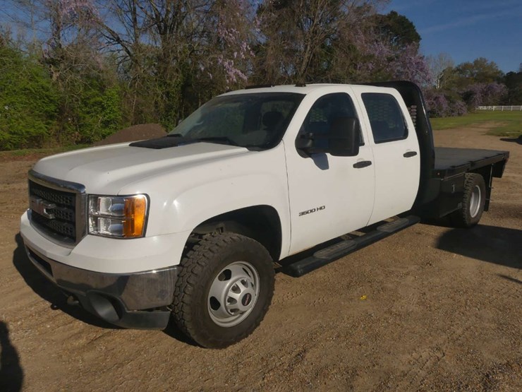 2013-gmc-3500-image-1