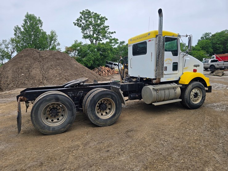 1999-kenworth-t800-image-21