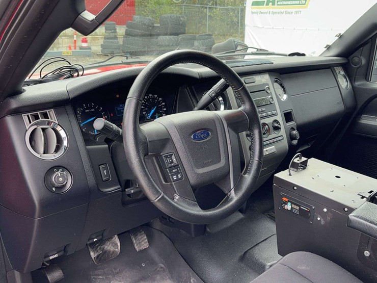 2015-ford-expedition-image-16