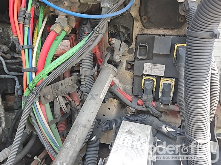 2019-freightliner-cascadia-125-image-30