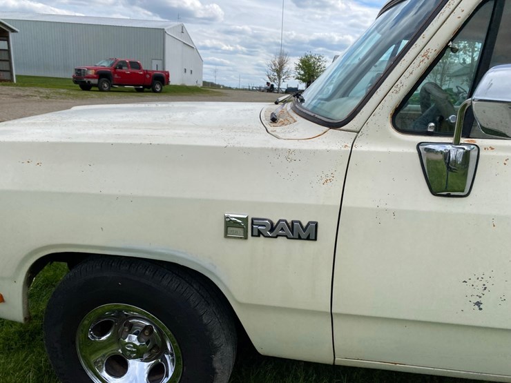 1985-dodge-150-image-22