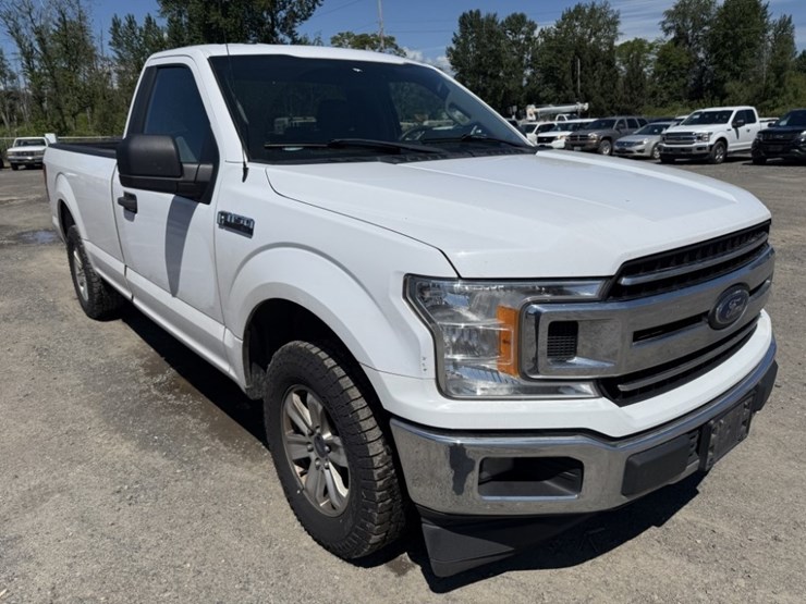 2018-ford-f150-xlt-image-2