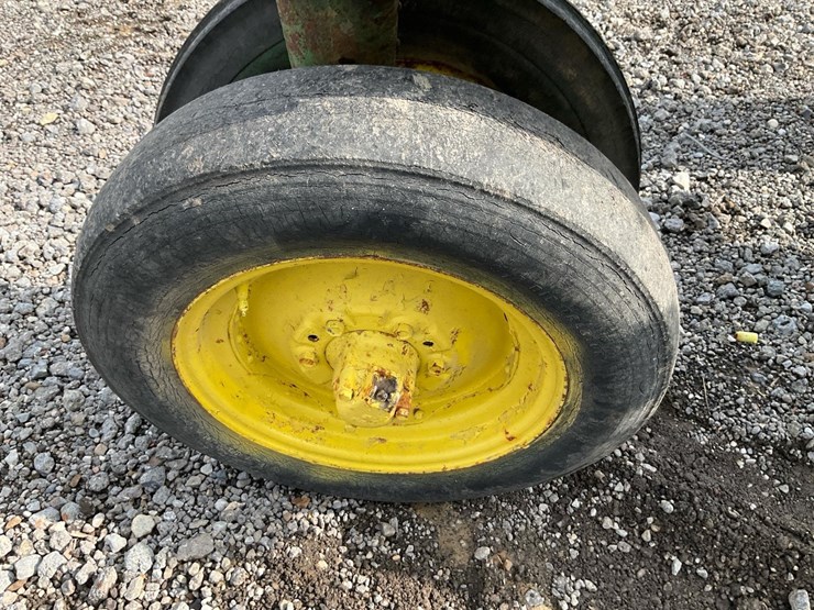 john-deere-b-image-16