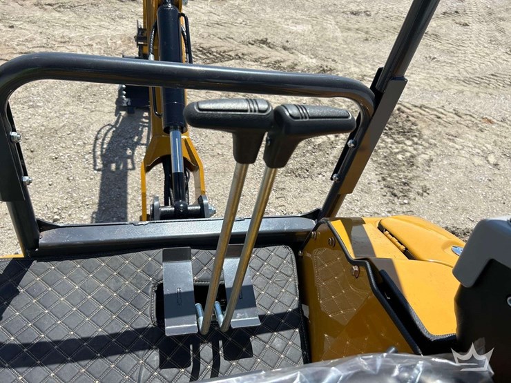 mini-excavator-image-12