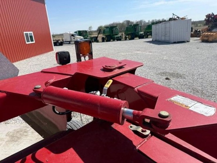 2015-new-holland-7230-discbine-image-37