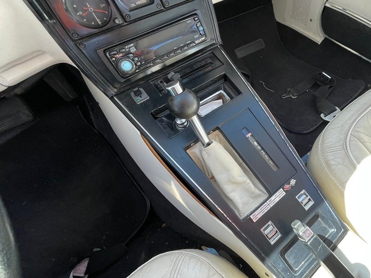 #134-•-1977-chevy-corvette-(has-wi-title)-(waupun,-wi)-image-39