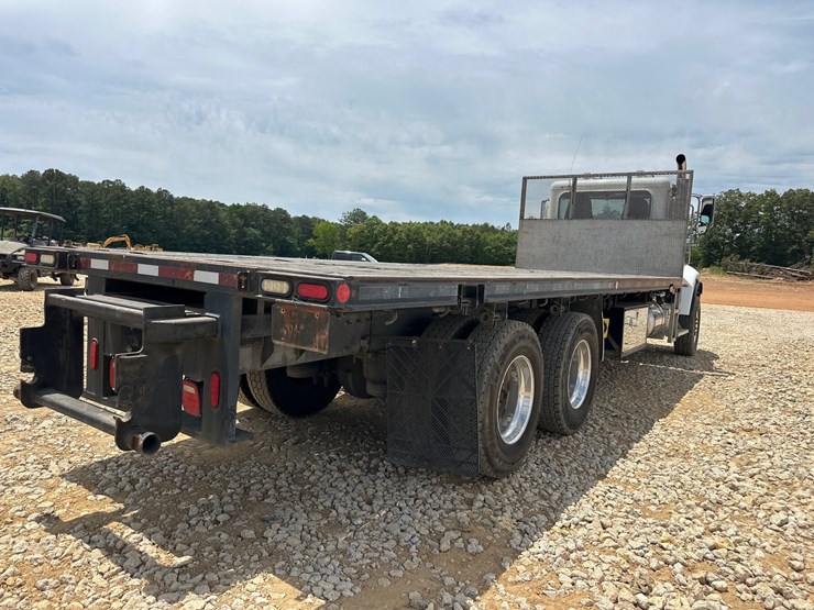 2016-peterbilt-382-image-4