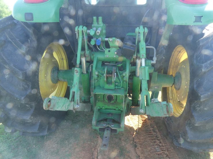 2014-john-deere-6105d-image-4