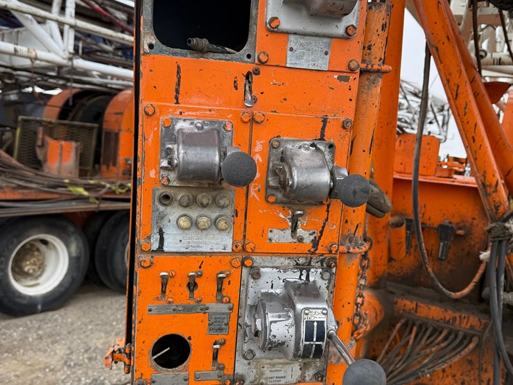 franks-mobilrig-300-1287/160-dtd-ht-96’-215k-4-axle-well-service-workover-rig-image-17