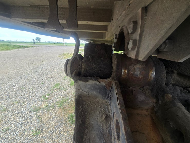 #23255-•-2006-40'-east-manufacturing-end-dump-trailer-image-33