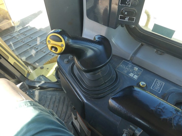 2019-komatsu-d65pxi-18-image-14