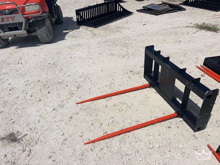 2026-pabreak-dual-prong-hay-bale-spear-attachment-image-1