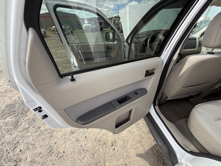 2012-ford-escape-hybrid-image-20
