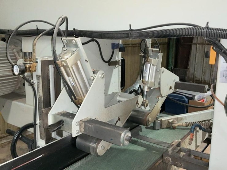 #185-•-2015-kentwood-hbr-300-horizontal-resaw-image-34