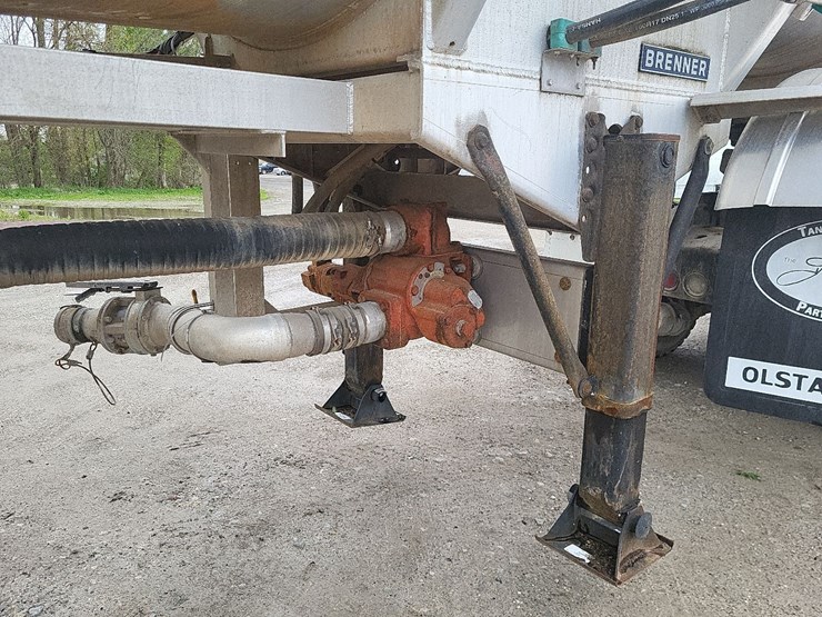 2012-brenner-8820-gallon-aluminum-tandem-axle-semi-tanker-trailer-image-11