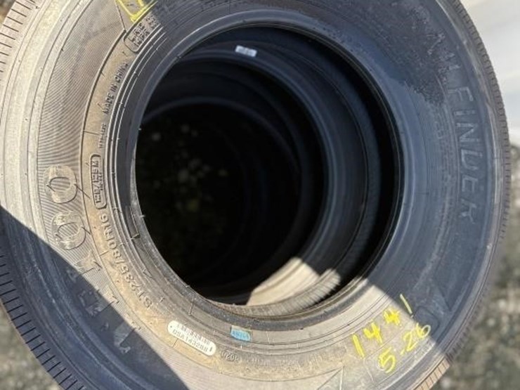 l3---(4)-235/80r16-trailfinder-14ply-image-2