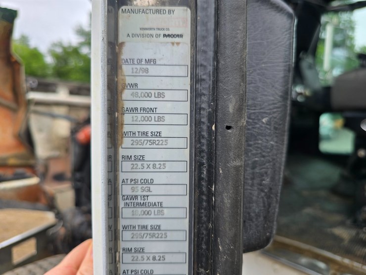 1999-kenworth-t800-image-56