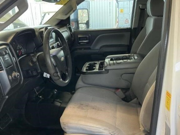 2017-chevrolet-silverado-3500hd-image-21
