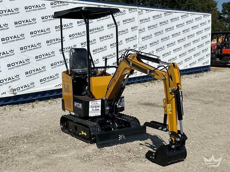 mini-excavator-image-4
