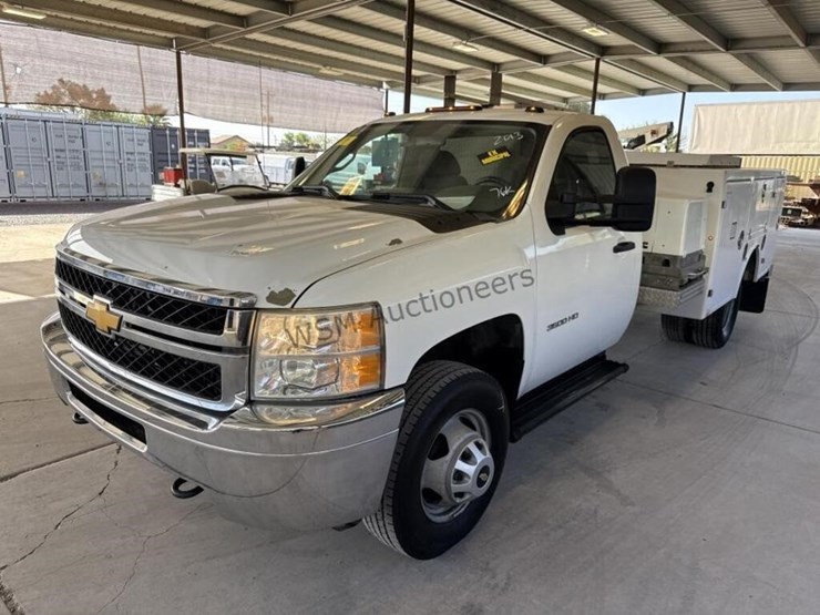 2013-chevrolet-silverado-3500hd-image-4